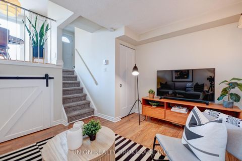 Photo 11 at 20 - 1666 Queen Street E, Woodbine Corridor, Toronto