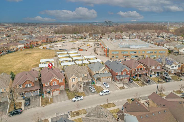 Photo 3 at 32 Agricola Road, Northwest Brampton, Brampton