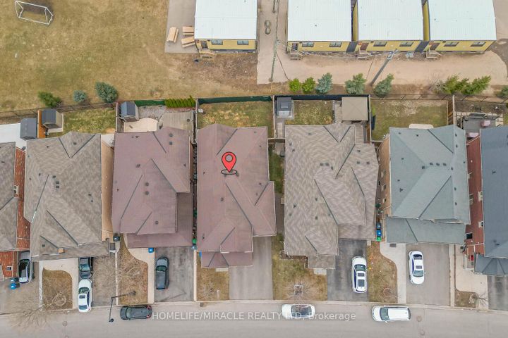 Photo 4 at 32 Agricola Road, Northwest Brampton, Brampton