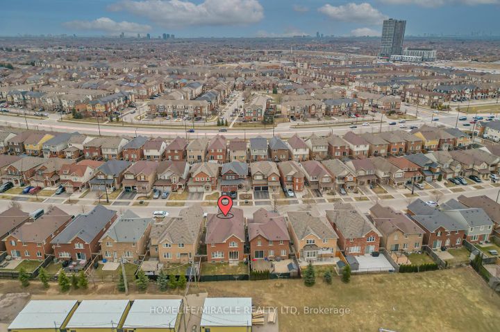 Photo 5 at 32 Agricola Road, Northwest Brampton, Brampton