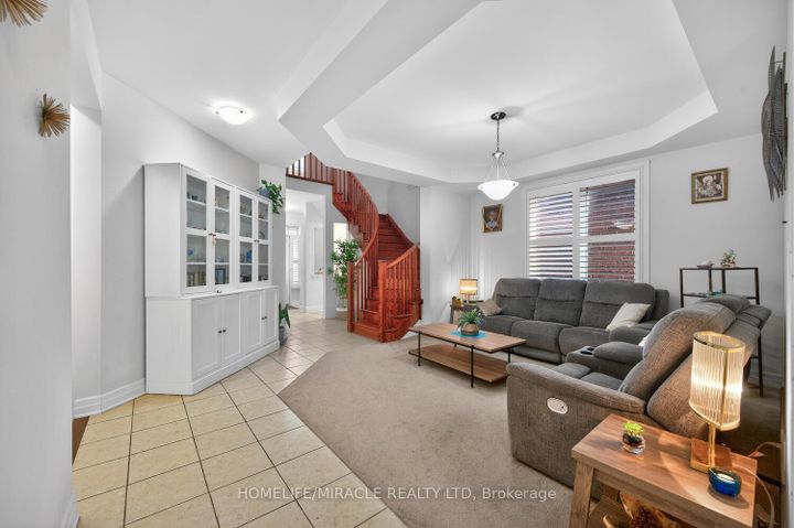 Photo 13 at 32 Agricola Road, Northwest Brampton, Brampton