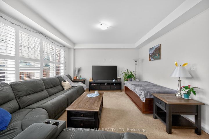 Photo 18 at 32 Agricola Road, Northwest Brampton, Brampton