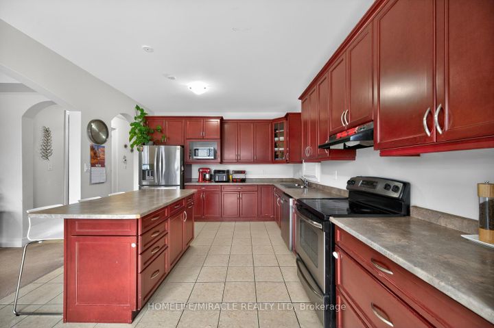 Photo 25 at 32 Agricola Road, Northwest Brampton, Brampton