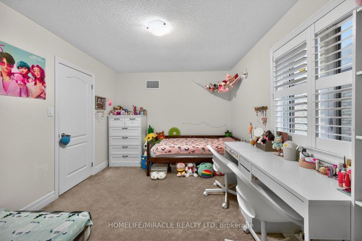 Photo 39 at 32 Agricola Road, Northwest Brampton, Brampton