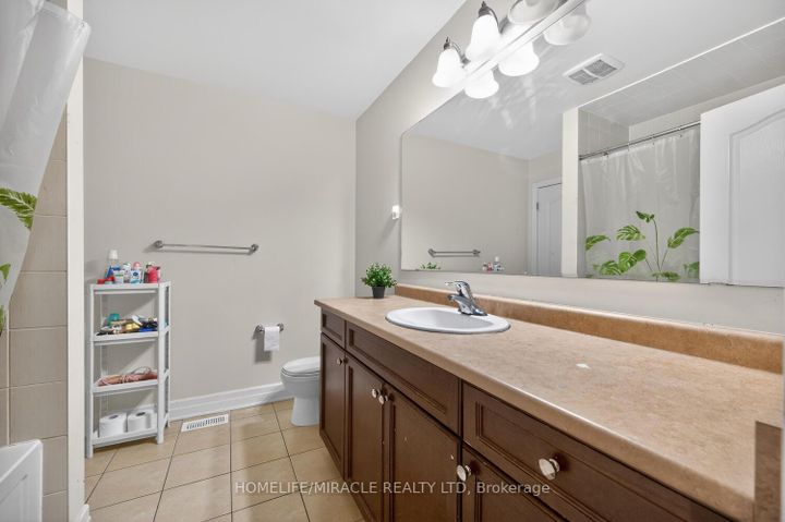 Photo 45 at 32 Agricola Road, Northwest Brampton, Brampton