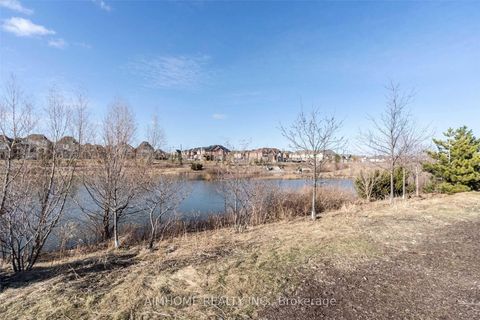 Photo 2 at 73 Sunset Terrace, Vellore Village, Vaughan