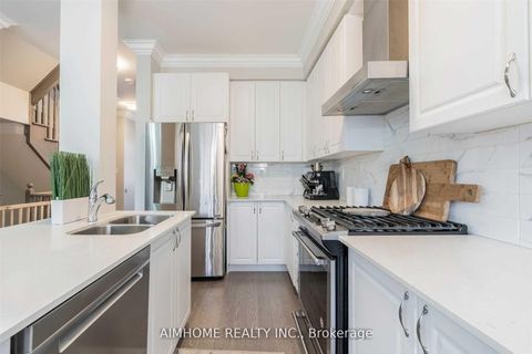 Photo 4 at 73 Sunset Terrace, Vellore Village, Vaughan