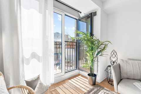 Photo 7 at 204 - 308 Palmerston Avenue, Bellwoods, Toronto