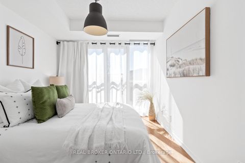 Photo 16 at 204 - 308 Palmerston Avenue, Bellwoods, Toronto