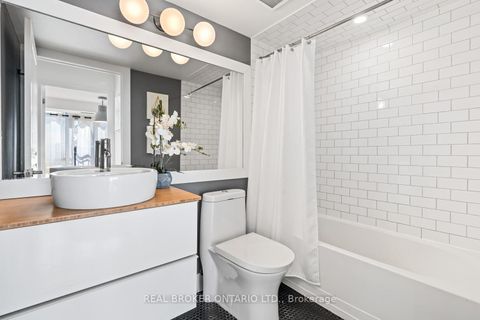 Photo 18 at 204 - 308 Palmerston Avenue, Bellwoods, Toronto