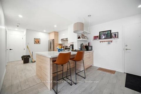 Photo 6 at 115 - 4185 Shipp Drive, City Centre, Mississauga