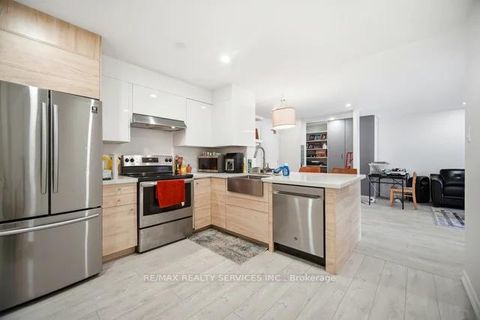 Photo 7 at 115 - 4185 Shipp Drive, City Centre, Mississauga