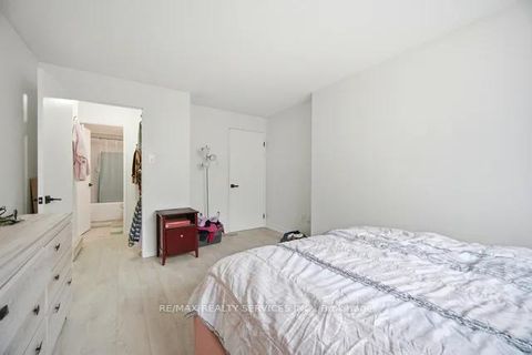 Photo 12 at 115 - 4185 Shipp Drive, City Centre, Mississauga