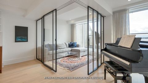 Photo 9 at 613 - 99 Harbour Square, Waterfront Communities C1, Toronto