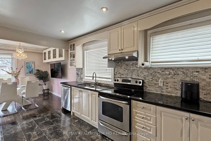 Photo 16 at 50 Nymark Avenue, Don Valley Village, Toronto