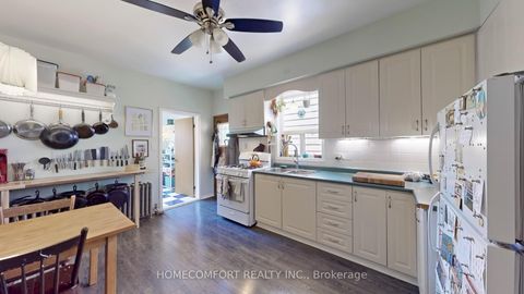 Photo 12 at 230 Robert Street, University, Toronto