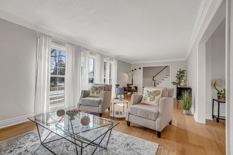 Photo 8 at 33 Avonwick Gate, Donalda, Toronto