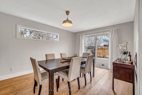 Photo 11 at 33 Avonwick Gate, Donalda, Toronto