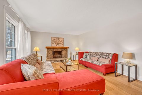 Photo 19 at 33 Avonwick Gate, Donalda, Toronto