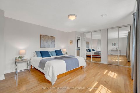 Photo 22 at 33 Avonwick Gate, Donalda, Toronto