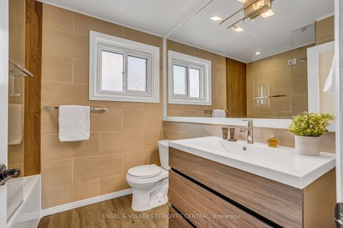 Photo 27 at 33 Avonwick Gate, Donalda, Toronto