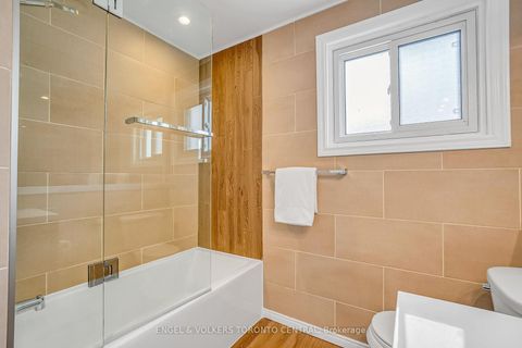 Photo 28 at 33 Avonwick Gate, Donalda, Toronto