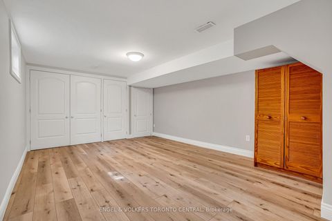 Photo 29 at 33 Avonwick Gate, Donalda, Toronto