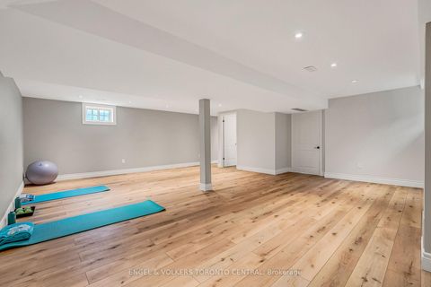 Photo 32 at 33 Avonwick Gate, Donalda, Toronto