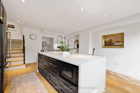 Photo 7 at 291 Kingswood Road, Danforth, Toronto