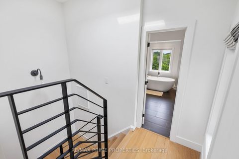 Photo 14 at 291 Kingswood Road, Danforth, Toronto