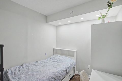 Photo 11 at 1013 - 85 George Appleton Way, CFB, Toronto