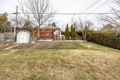 Photo 4 at 92 Acton Avenue, Bathurst Manor, Toronto