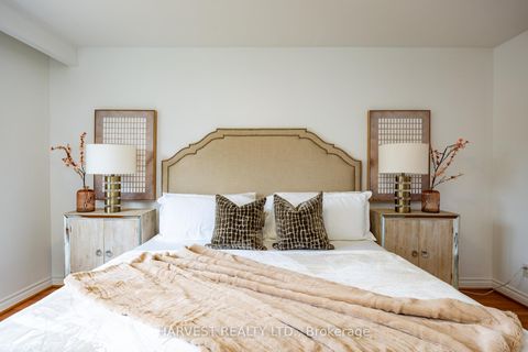 Photo 33 at 92 Acton Avenue, Bathurst Manor, Toronto