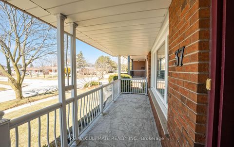 Photo 4 at 37 Brantford Drive, L'Amoreaux, Toronto