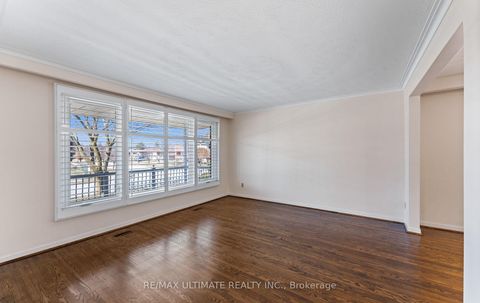 Photo 8 at 37 Brantford Drive, L'Amoreaux, Toronto