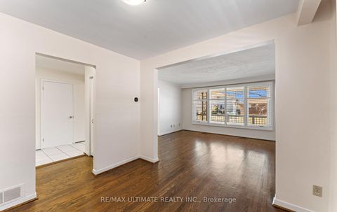 Photo 13 at 37 Brantford Drive, L'Amoreaux, Toronto