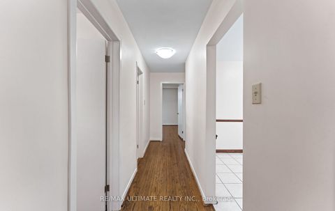 Photo 17 at 37 Brantford Drive, L'Amoreaux, Toronto