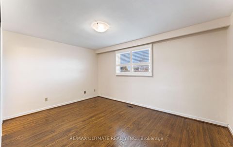 Photo 18 at 37 Brantford Drive, L'Amoreaux, Toronto