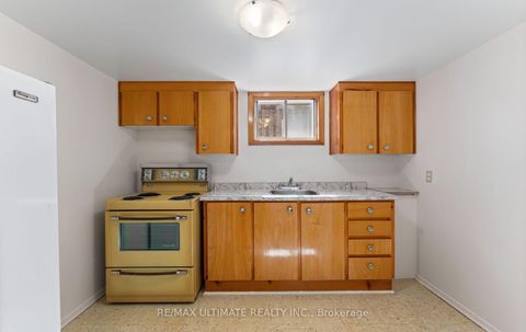 Photo 35 at 37 Brantford Drive, L'Amoreaux, Toronto