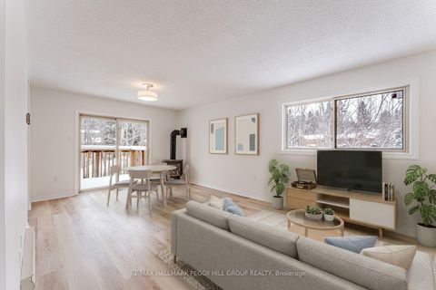 Photo 1 at 7 - 21 Evergreen Court, Ardagh, Barrie