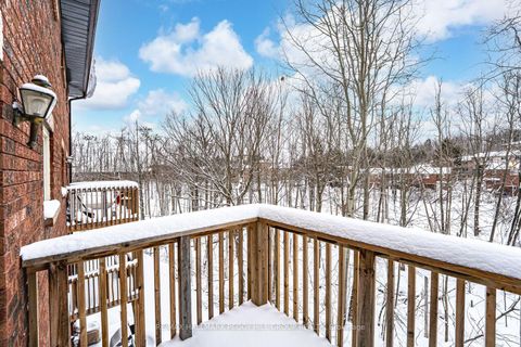 Photo 7 at 7 - 21 Evergreen Court, Ardagh, Barrie