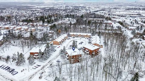 Photo 8 at 7 - 21 Evergreen Court, Ardagh, Barrie