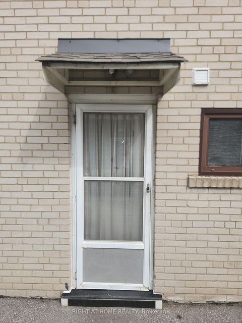 Photo 4 at 68 Lanyard Road, Humbermede, Toronto