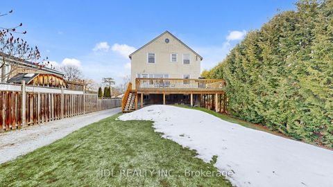 Photo 1 at 11 Red Robin Road, Historic Lakeshore Communities, Georgina