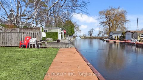 Photo 6 at 11 Red Robin Road, Historic Lakeshore Communities, Georgina