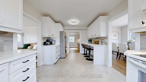 Photo 19 at 11 Red Robin Road, Historic Lakeshore Communities, Georgina