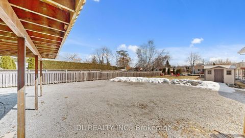 Photo 35 at 11 Red Robin Road, Historic Lakeshore Communities, Georgina