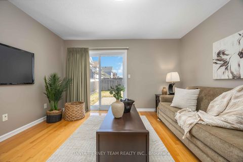 Photo 12 at 25 Wilshire Drive, Brooklin, Whitby