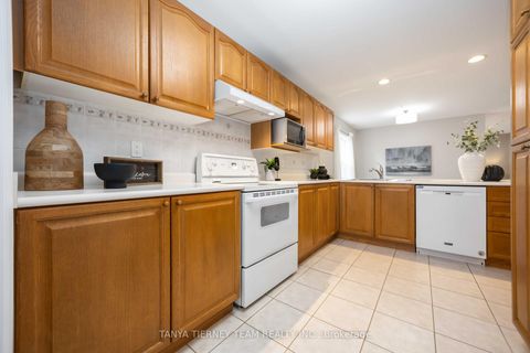 Photo 14 at 25 Wilshire Drive, Brooklin, Whitby