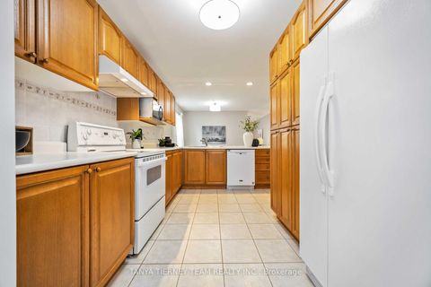 Photo 15 at 25 Wilshire Drive, Brooklin, Whitby